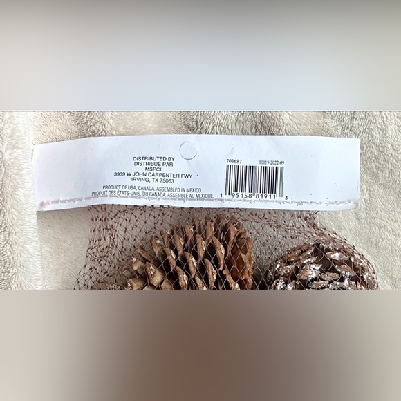 Pine cones (NWT) 3 pkg of 7pc = 21 pc cones - home decor - Picture 5 of 13